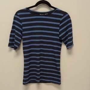 Fitted Blue 3/4 Sleeve T-shirt with Crew Neck